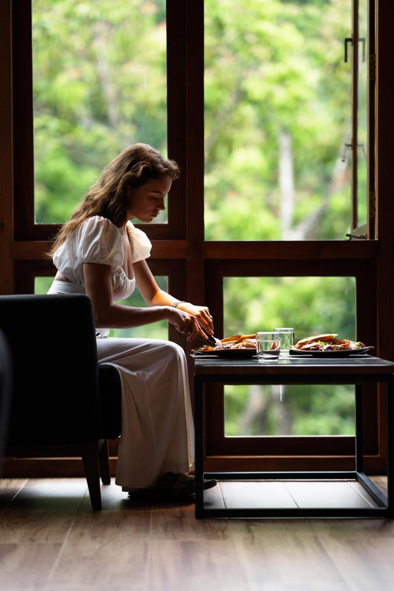 Moksha At Kitulgala - Rainforest Boutique Hotel Exterior photo